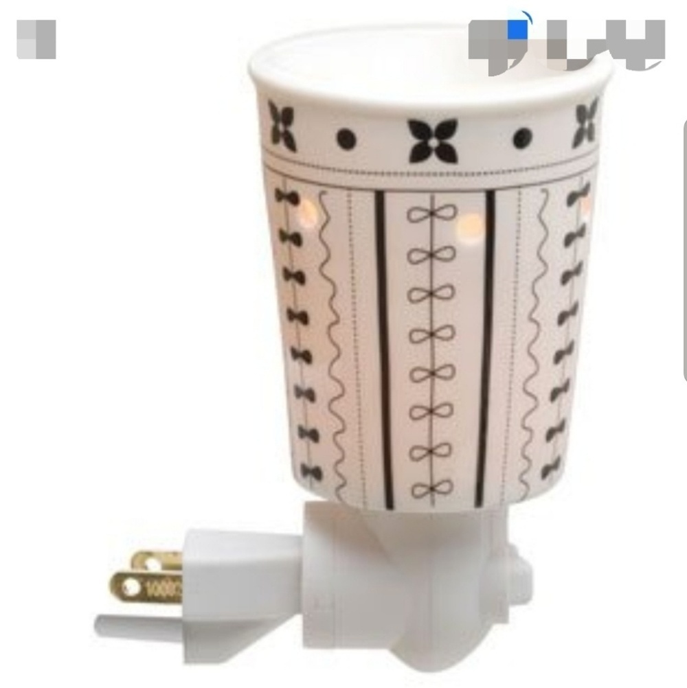 SCENTSY | BUD PLUG-IN